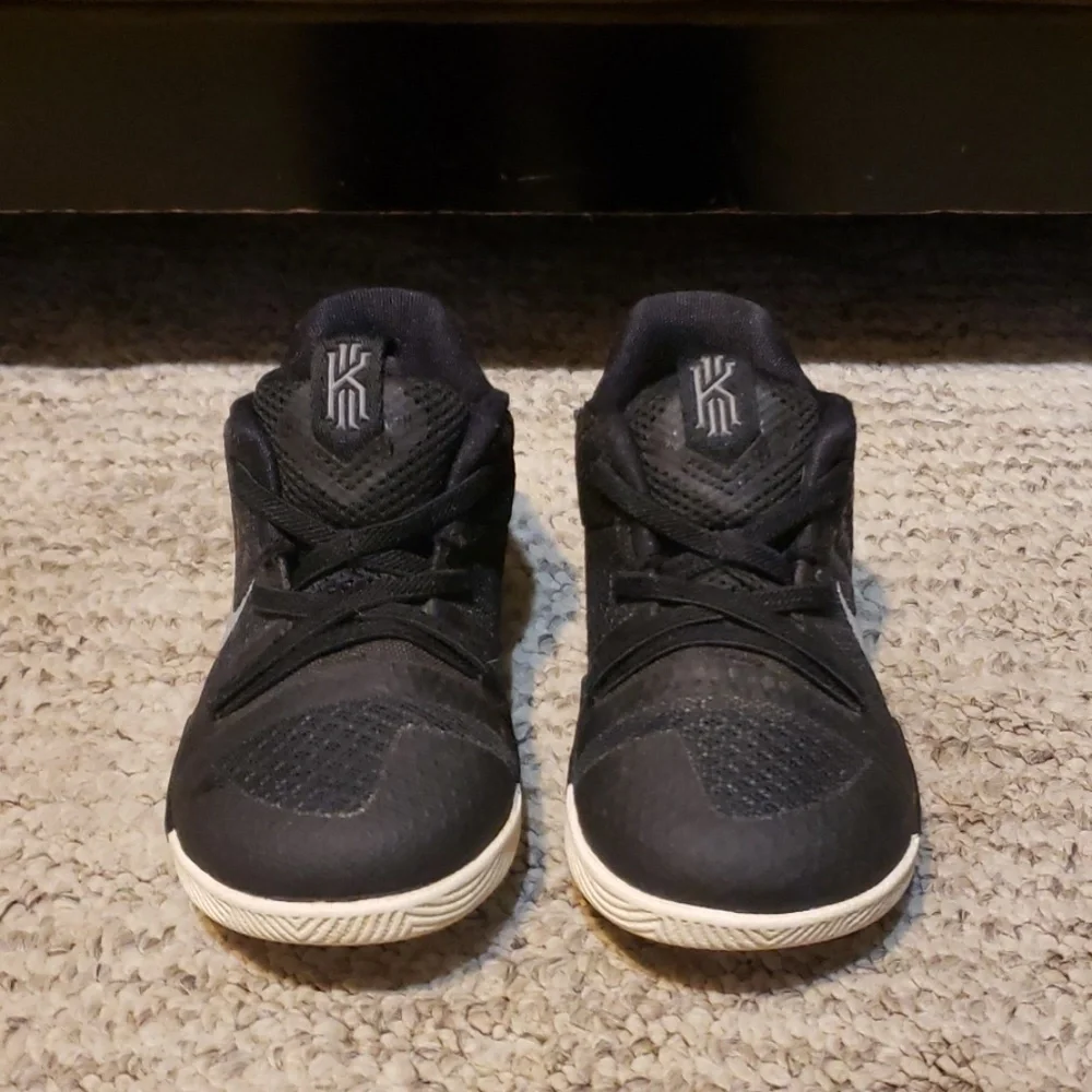 𝅺KID'S Unisex Nike Kyrie